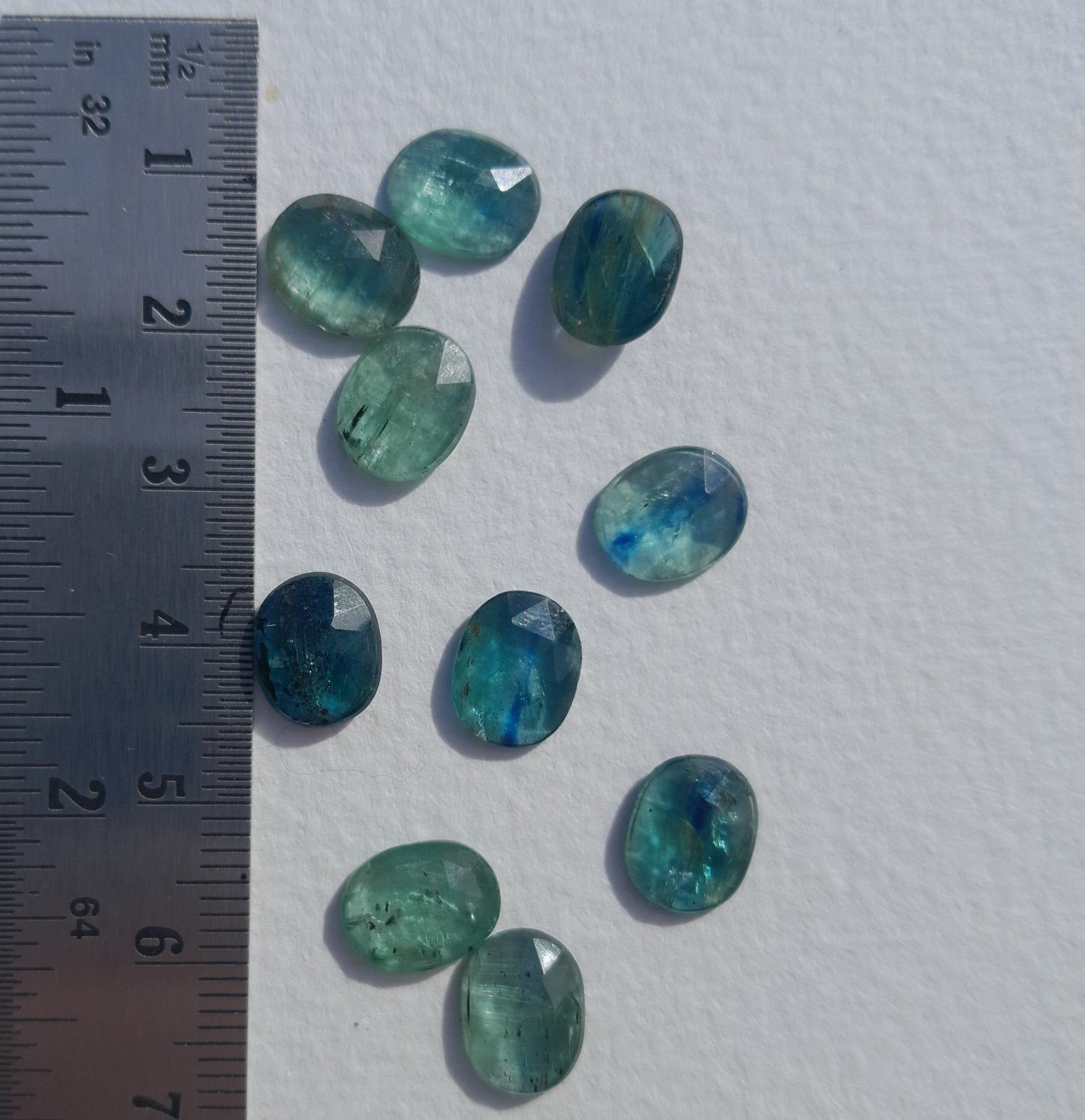 Bi-colour rosecut kyanite oval lot