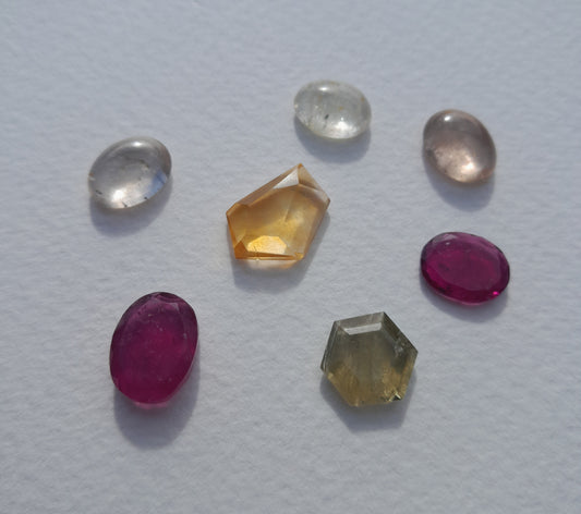 Juicy gems cabochon lot