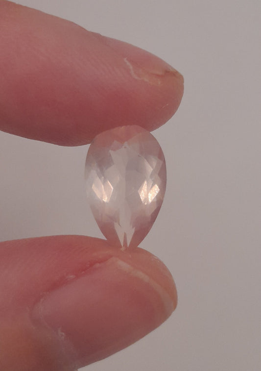 Rose quartz pear 3.75ct
